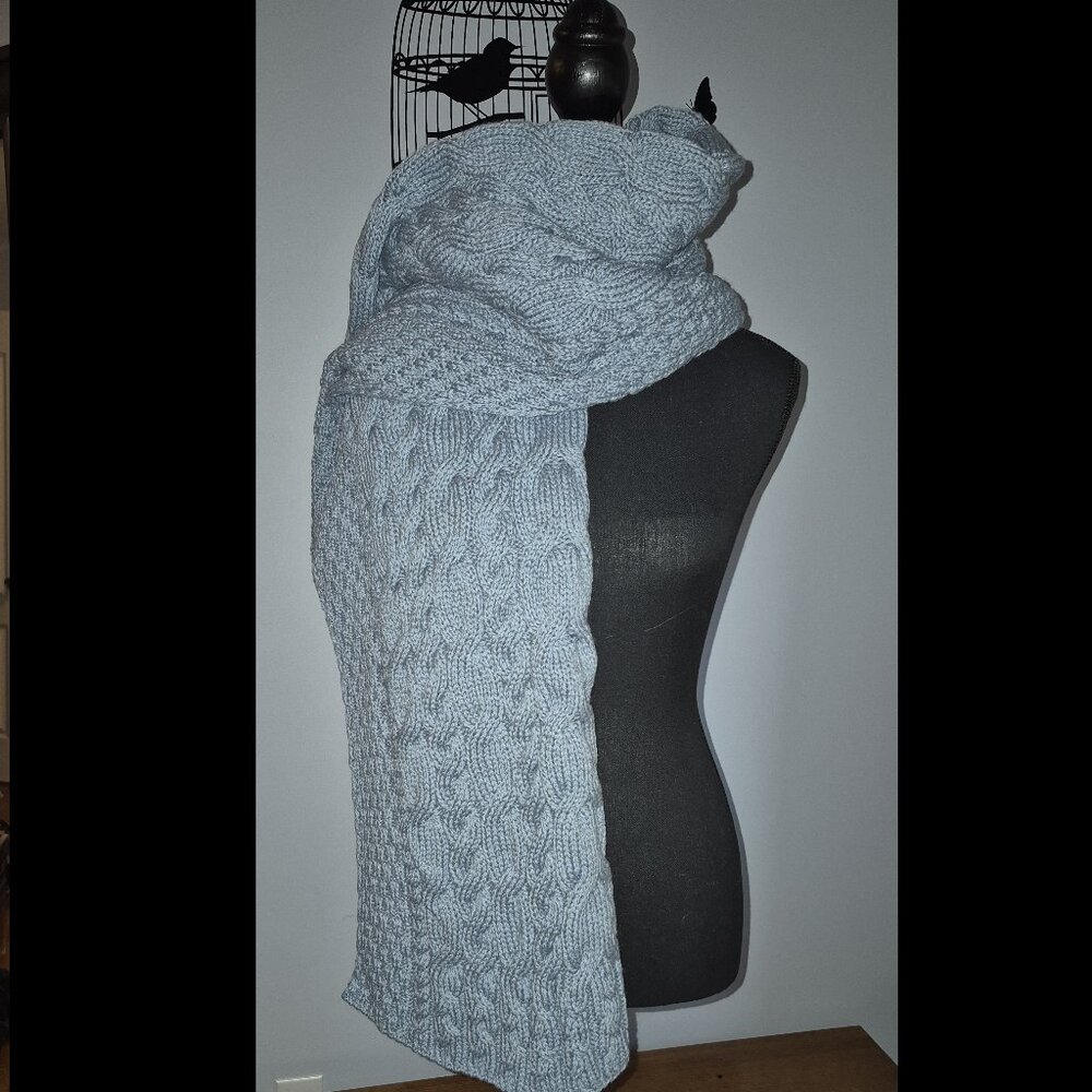 NWT ARAN WOOLEN MILLS Double Wide and Long 100% Merino Wool Scarf/Wrap